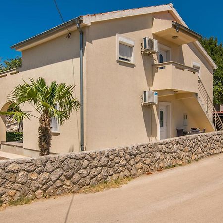 Cozy Apartment In Malinska Dubasnica With Wifi ภายนอก รูปภาพ