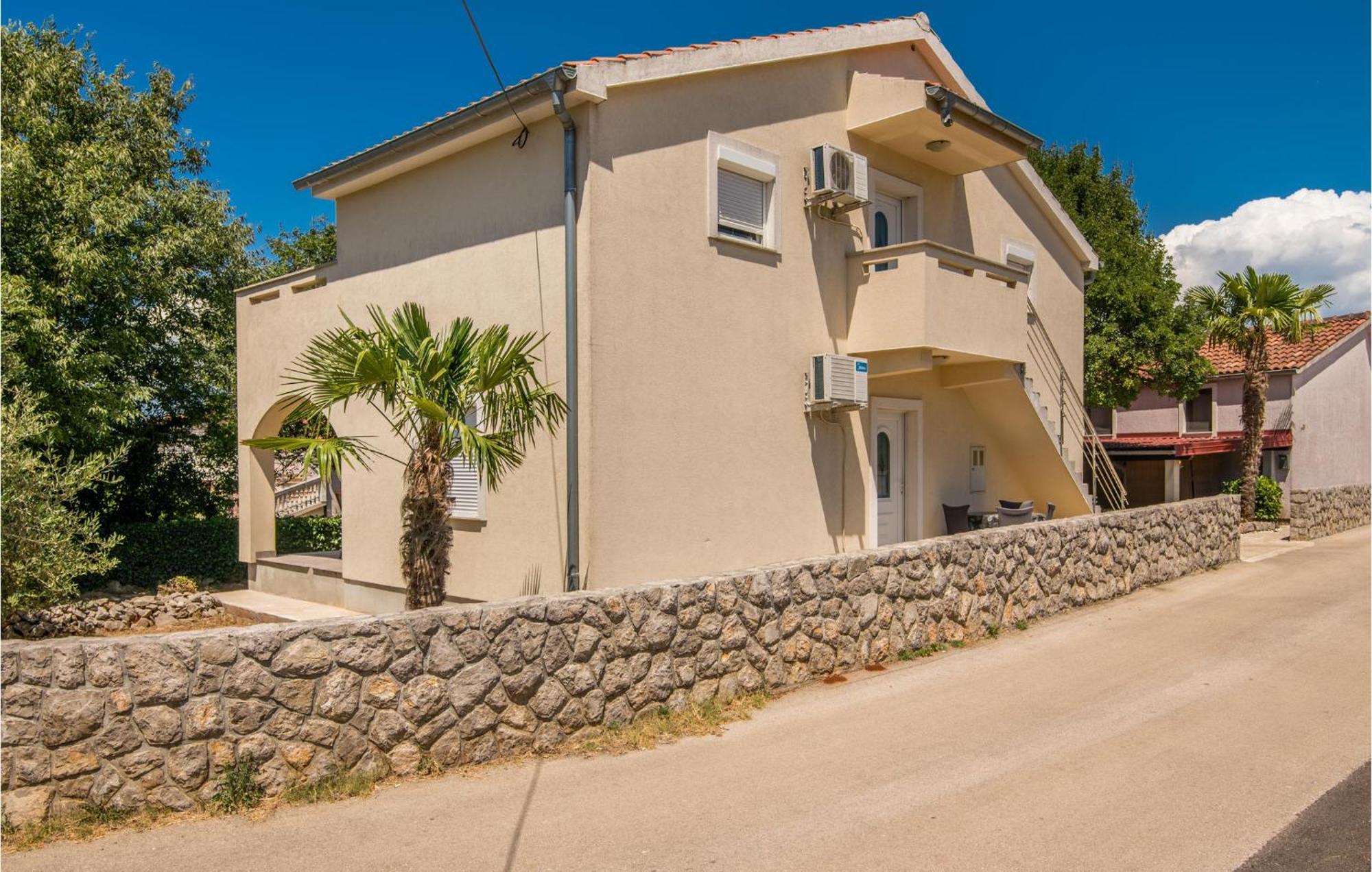 Cozy Apartment In Malinska Dubasnica With Wifi ภายนอก รูปภาพ